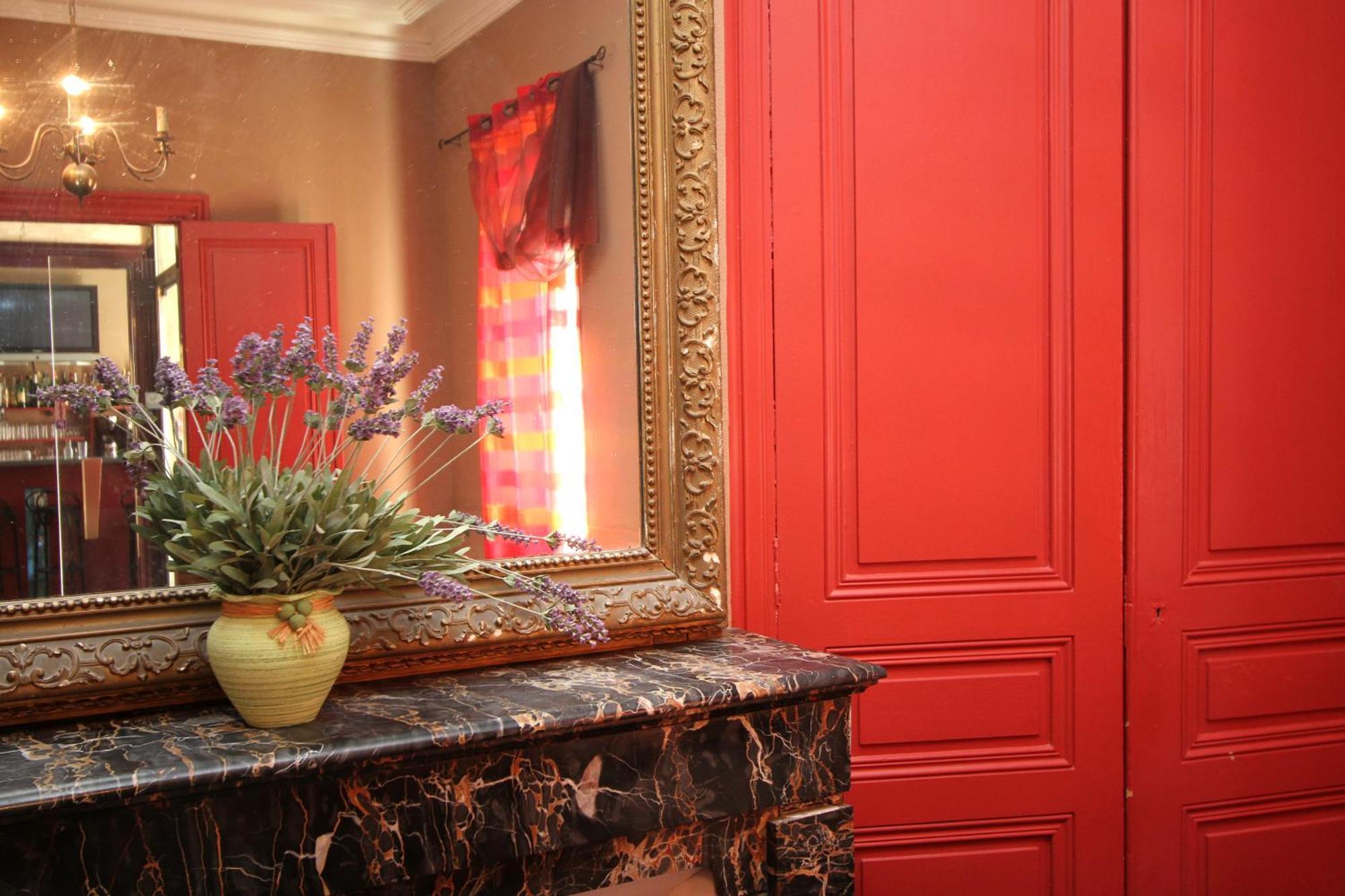 Logis Hotel Le Clos Des Oliviers บูร์ก-แซ็ง-ต็องเดอ็อล ภายนอก รูปภาพ