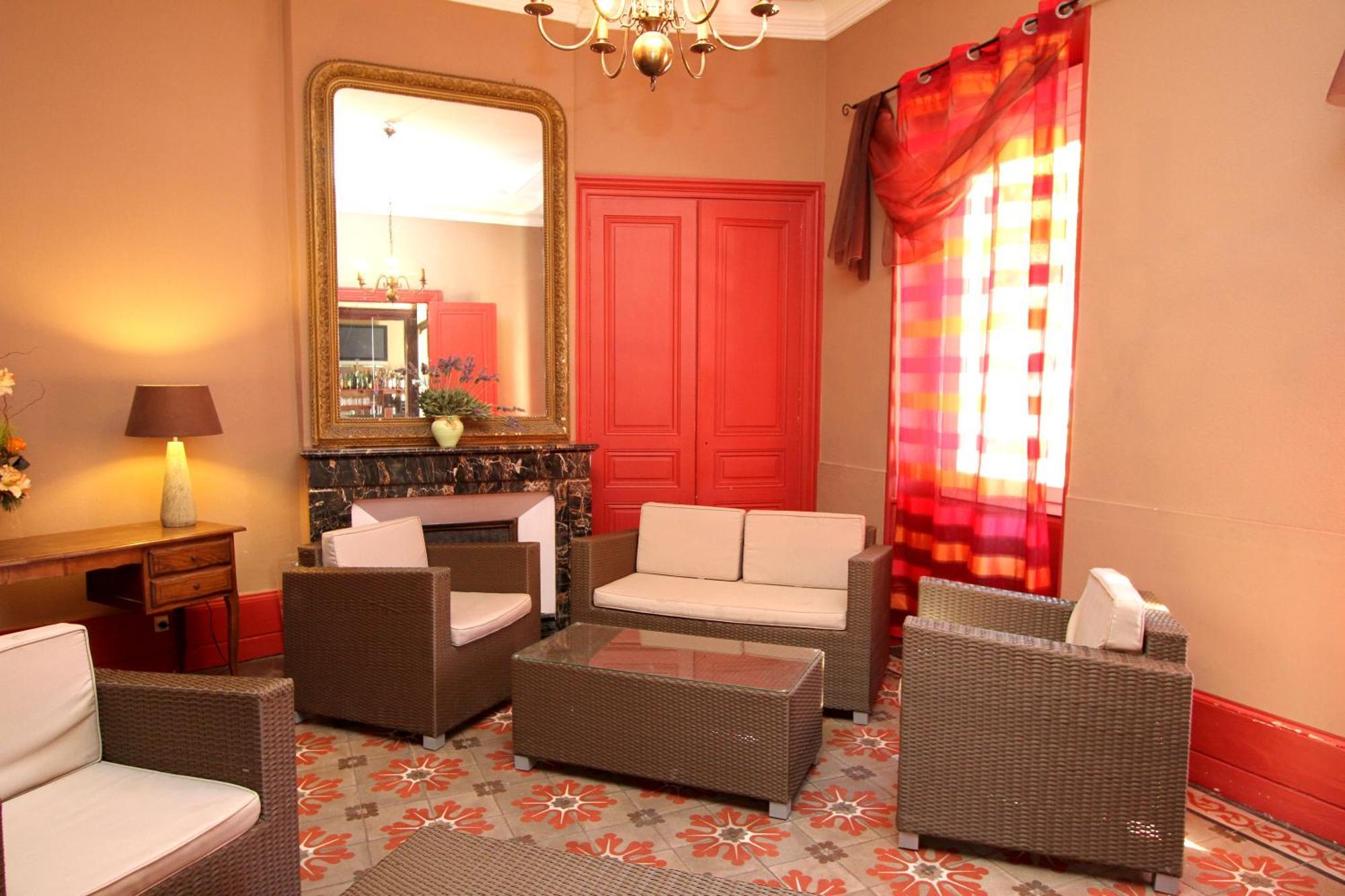 Logis Hotel Le Clos Des Oliviers บูร์ก-แซ็ง-ต็องเดอ็อล ภายนอก รูปภาพ