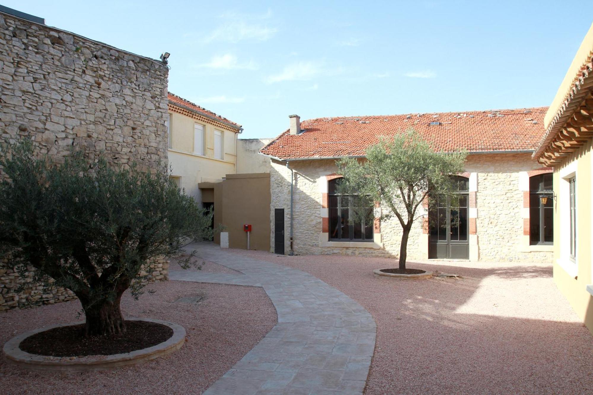 Logis Hotel Le Clos Des Oliviers บูร์ก-แซ็ง-ต็องเดอ็อล ภายนอก รูปภาพ