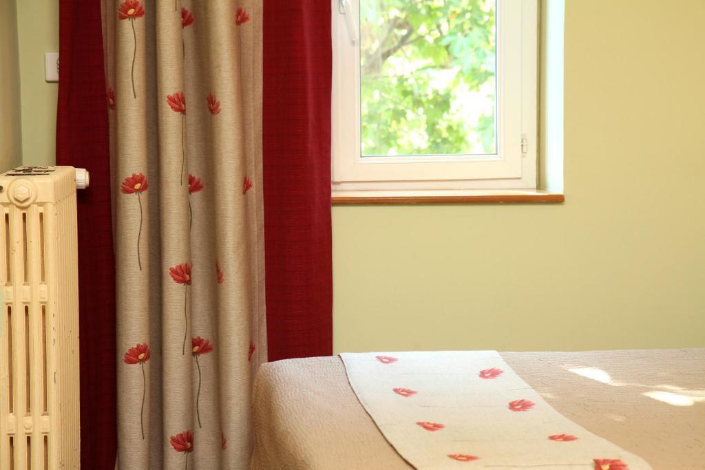 Logis Hotel Le Clos Des Oliviers บูร์ก-แซ็ง-ต็องเดอ็อล ห้อง รูปภาพ
