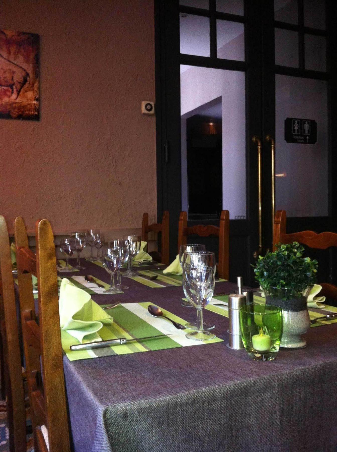 Logis Hotel Le Clos Des Oliviers บูร์ก-แซ็ง-ต็องเดอ็อล ภายนอก รูปภาพ