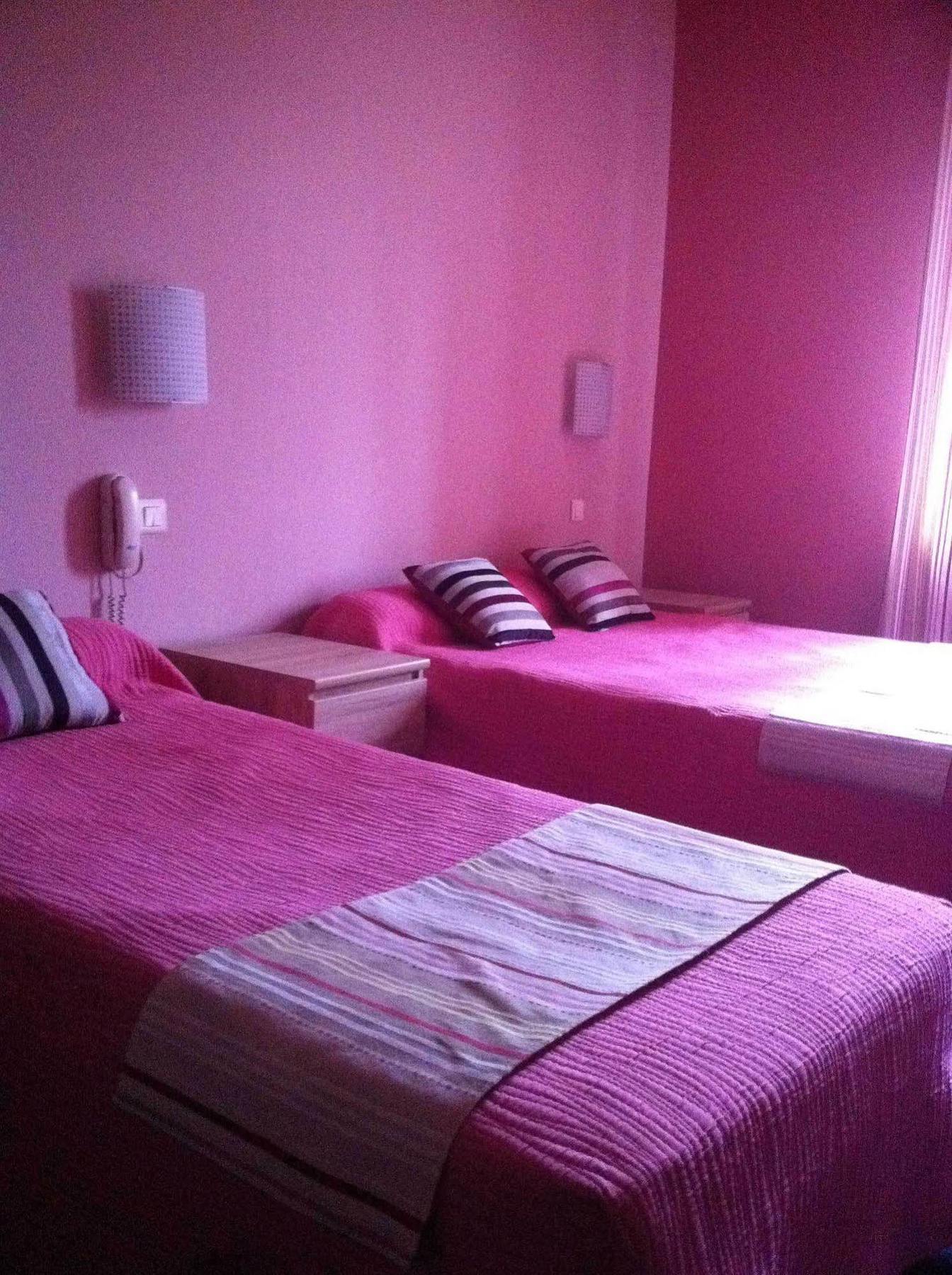 Logis Hotel Le Clos Des Oliviers บูร์ก-แซ็ง-ต็องเดอ็อล ภายนอก รูปภาพ